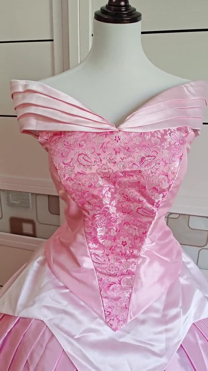 ピンクのオーロラ姫風ドレスコスプレ衣装 - Etsy 日本