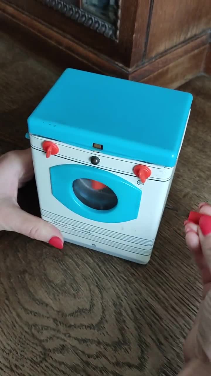 ビンテージ ブリキ製おもちゃの洗濯機 1950 年代 ウォッシュ O マット