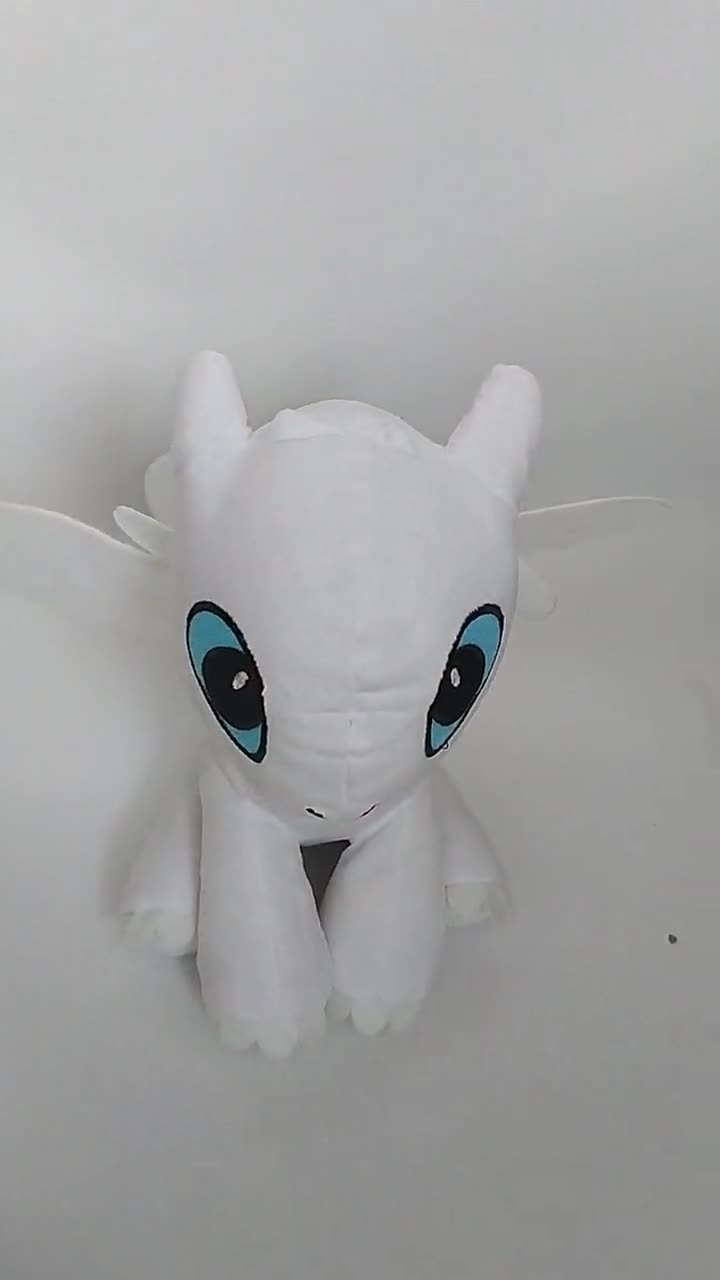 ライトフューリードラゴンぬいぐるみホワイトドラゴントゥースレス