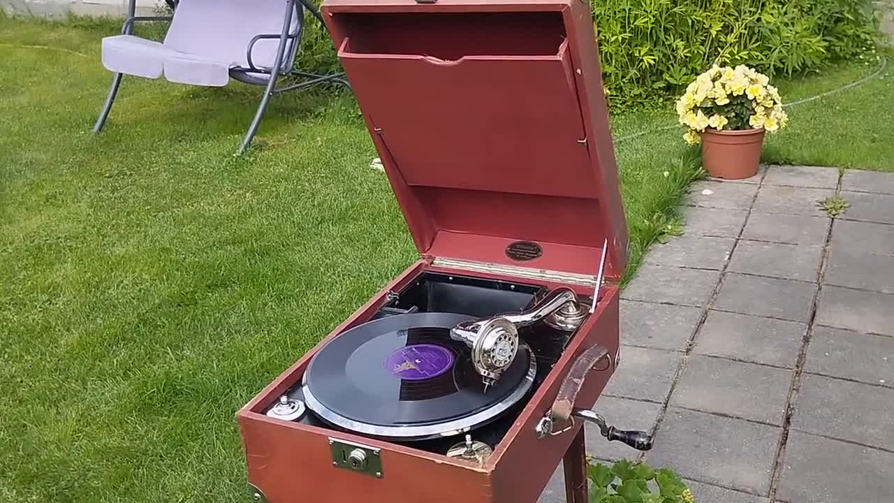 ヴィンテージ 1930 ポータブル蓄音機 巻き上げ式レコードプレーヤー