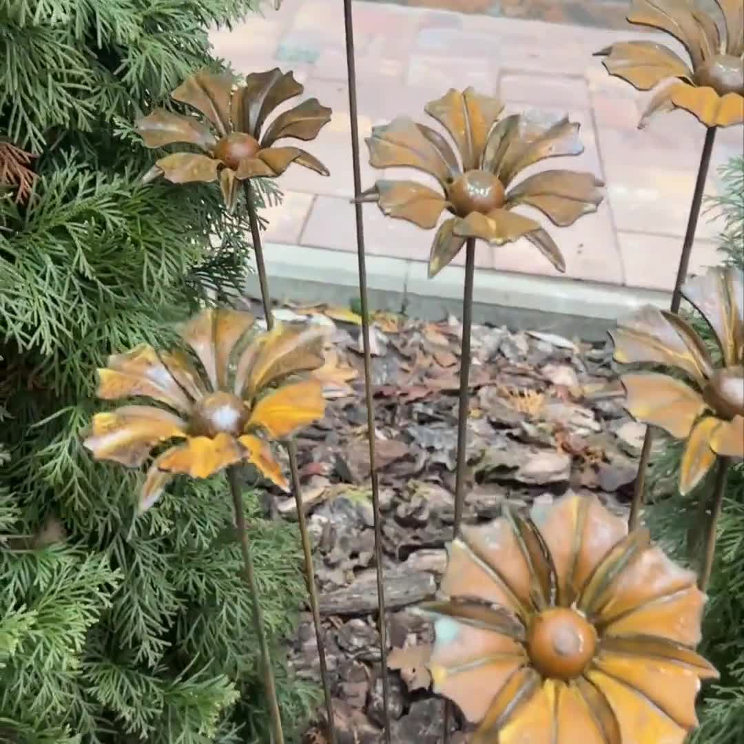 錆びた金属製の花 10本セット ガーデンステーク 風化した屋外庭園彫刻 錆びた金属製の花 10本セット ガーデンステーク 風化した屋外庭園彫刻
