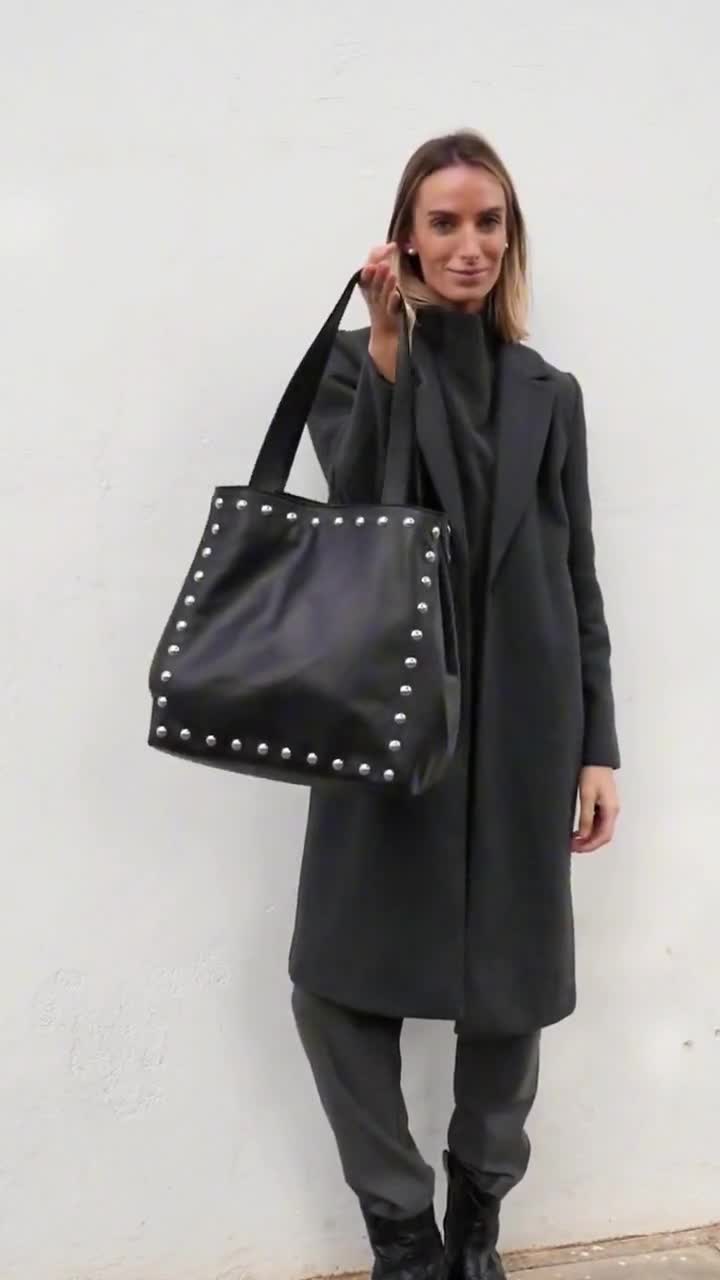 ハンドメイドスタッズ付きブラックレザートートバッグ、フルグレイン