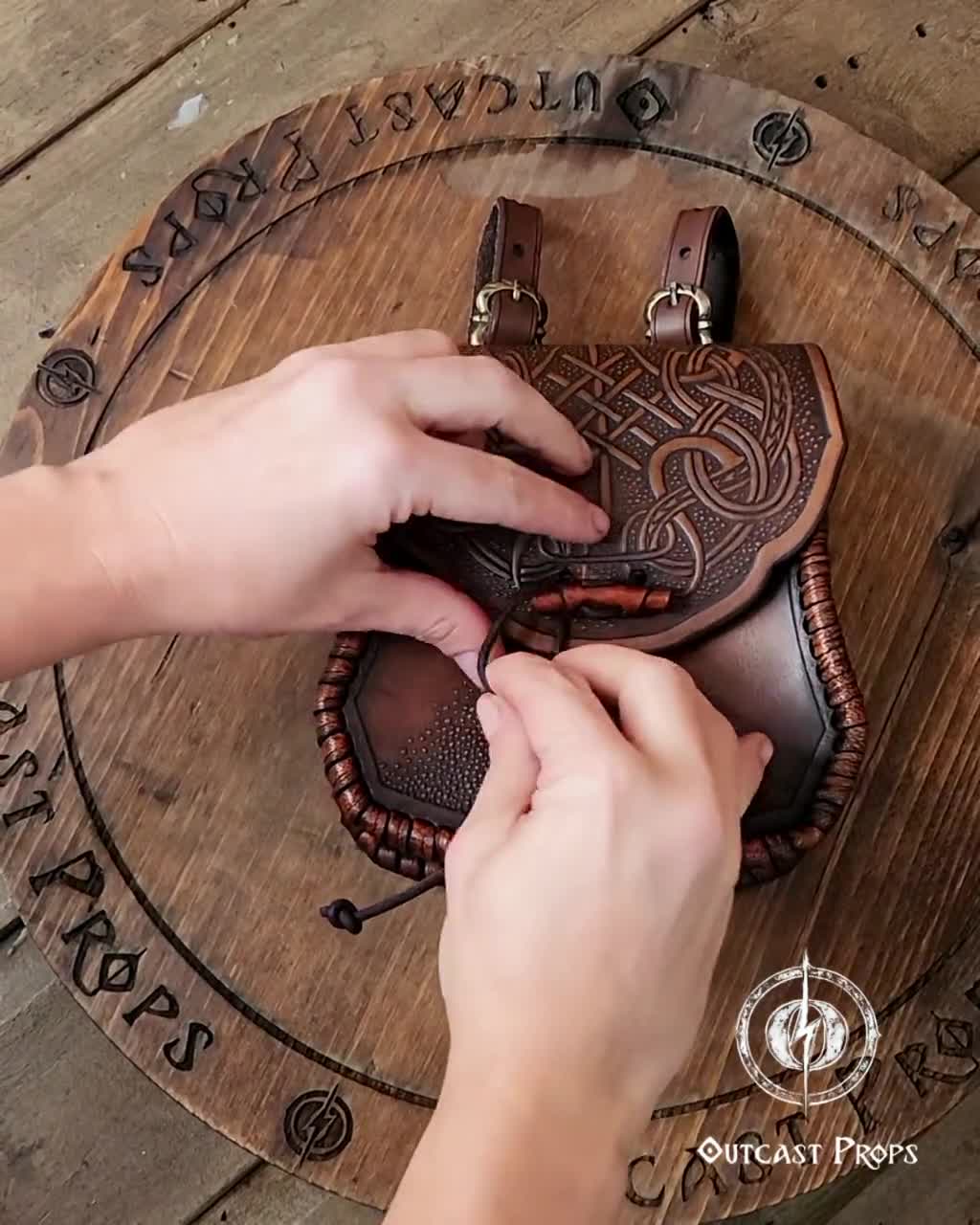 バイキングレザーベルトポーチ ドラゴンノットバッグ 中世バッグ LARP