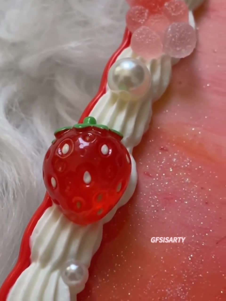 デコデンスマホケース、いちごうさぎスマホケース、かわいい3D