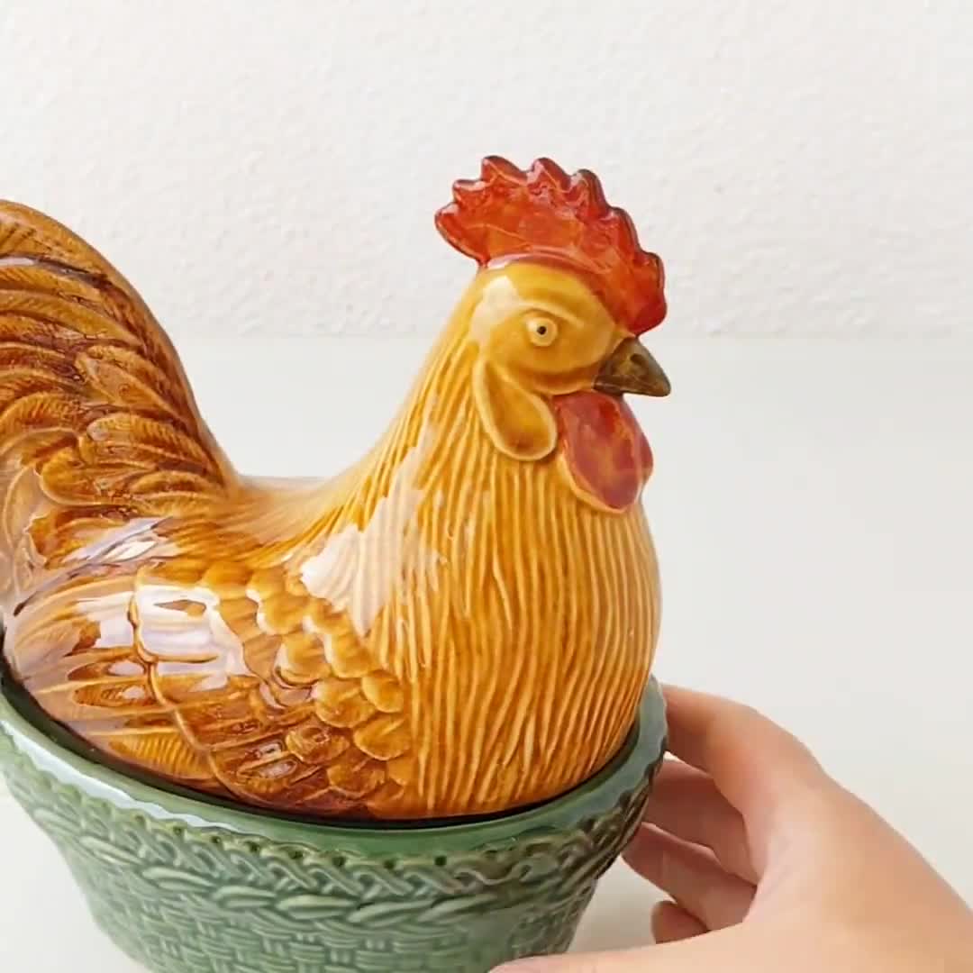 手描きのカラフルな陶器製ニワトリ型卵ホルダー（大型） - Etsy 日本