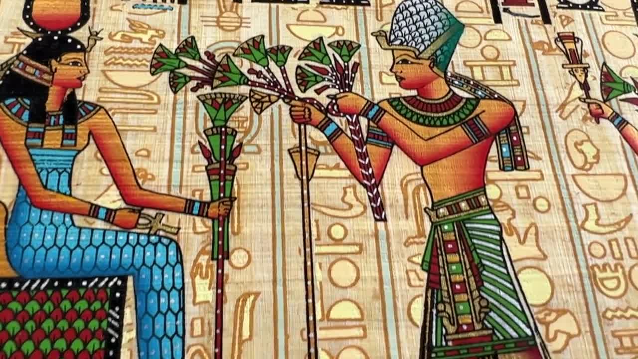 ラムセス2世とハトホル女神のパピルス画 – エジプトの神々 (13×9インチ