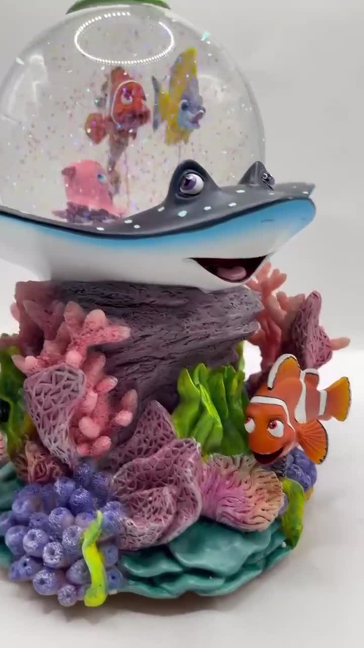 VTG Disney Pixar Finding Nemo Coral Reef Musical Water Globe Over