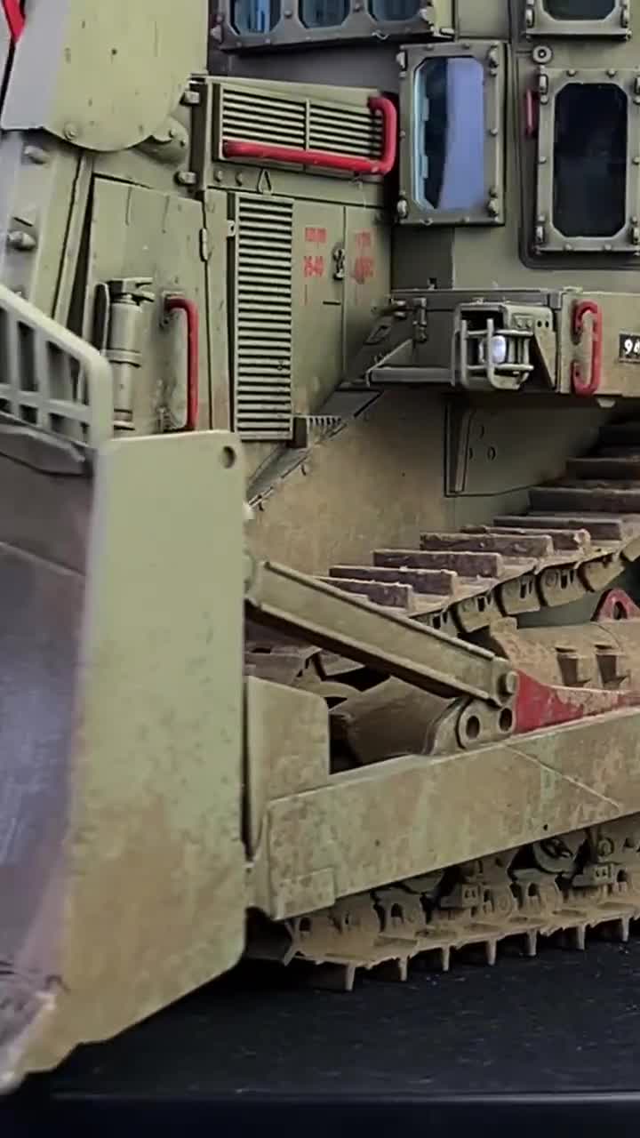 Handmade D9R Armoured Bulldozer Model: 1/35 Scale, Modern Warfare