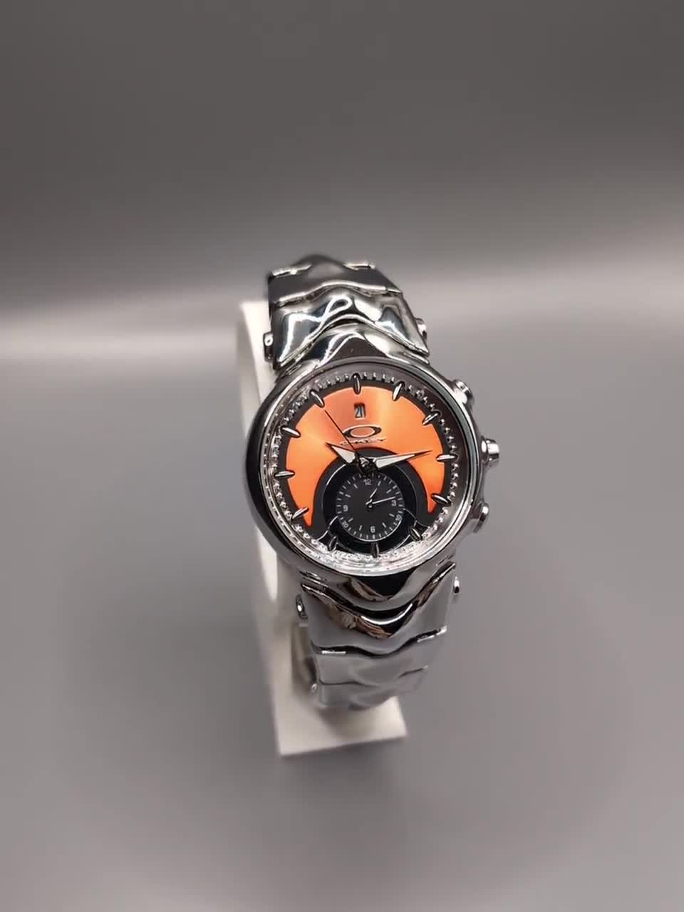 レア Oakley オークリー　腕時計_Oakley JUDGE Oakley Judge Watch – Futuristic Design, Orange Dial, Stainless