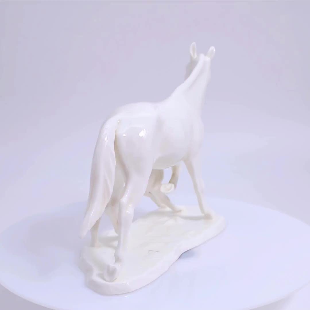 ノリタケ 馬の像 置物 ユニークな棚飾り 牝馬と子馬 ブライダル