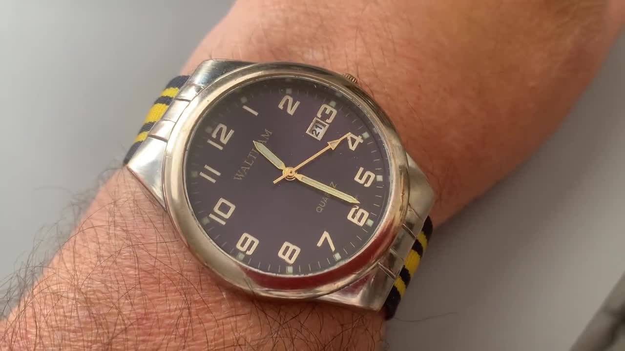 MENS VINTAGE Waltham Purple Dial Watch, Date Window Preowned View