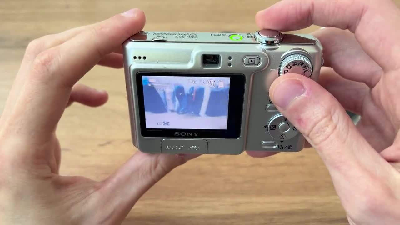 Exc-! Tested! Digital Camera SONY Cyber-shot DSC-W35 - 7.2mp CCD