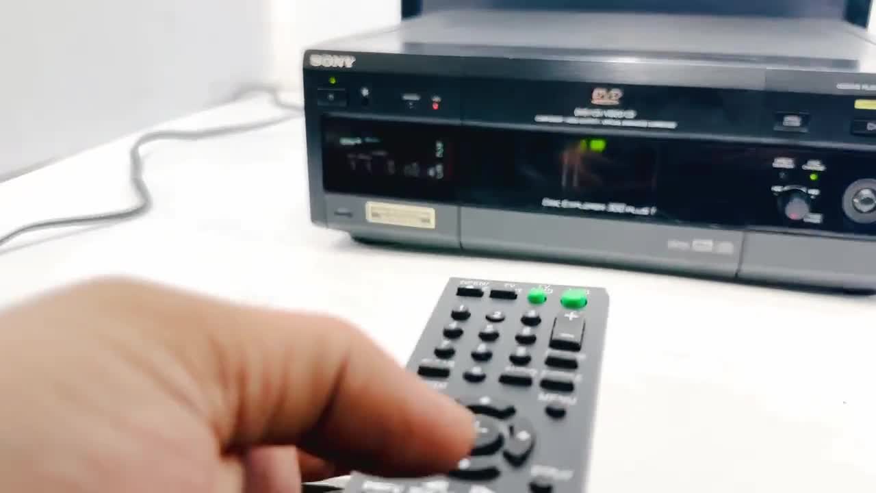Sony DVP-CX860 Disc Explorer 300+1 DVD/CD Changer/player With