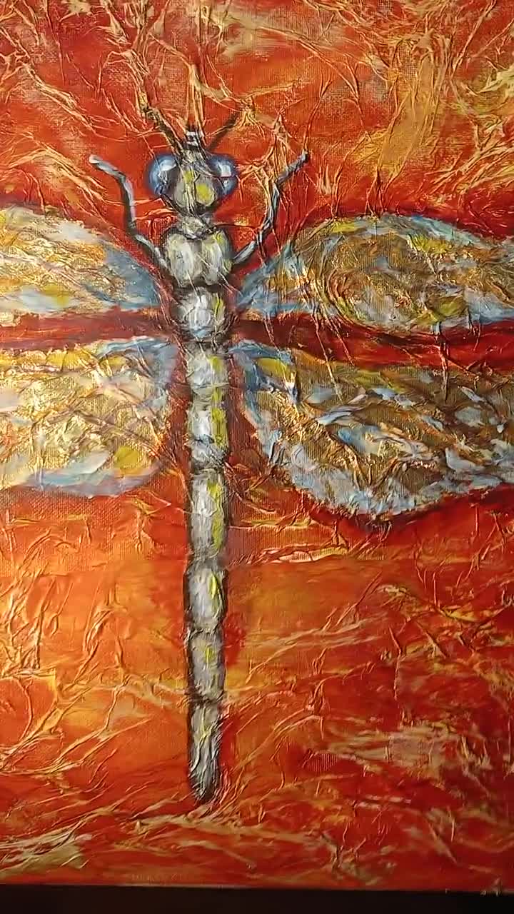 立体的な構造を持つトンボの絵画。アクリル画。金箔使用。壁飾り。昆虫