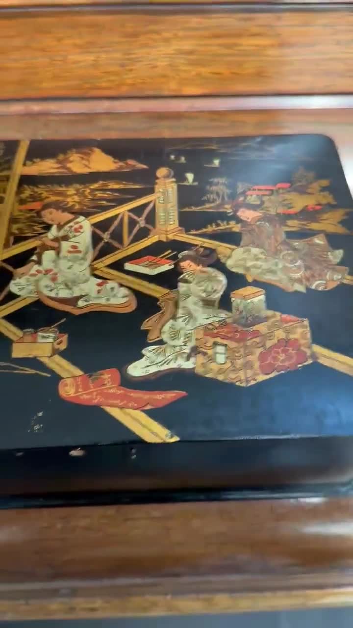 Antique Japanese Lacquer Box: Hand-painted Meiji Scene, Tea Caddy