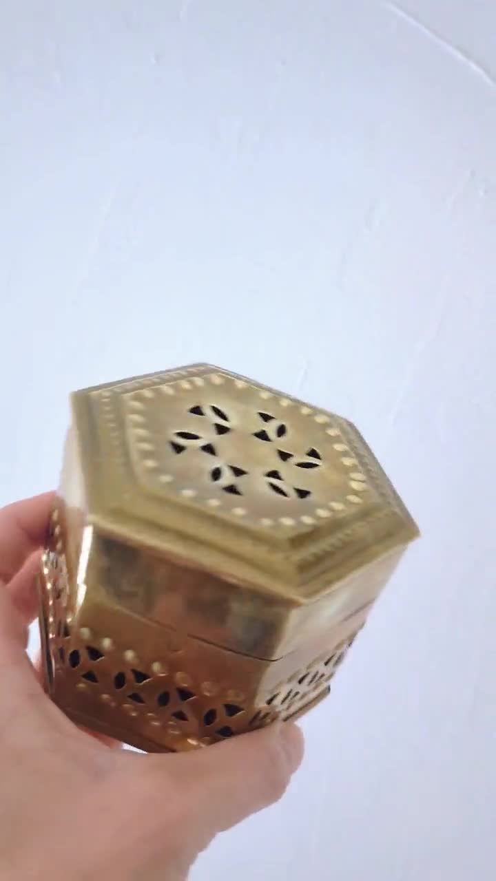 インド製の手作り透かし彫り真鍮香箱 - Etsy 日本