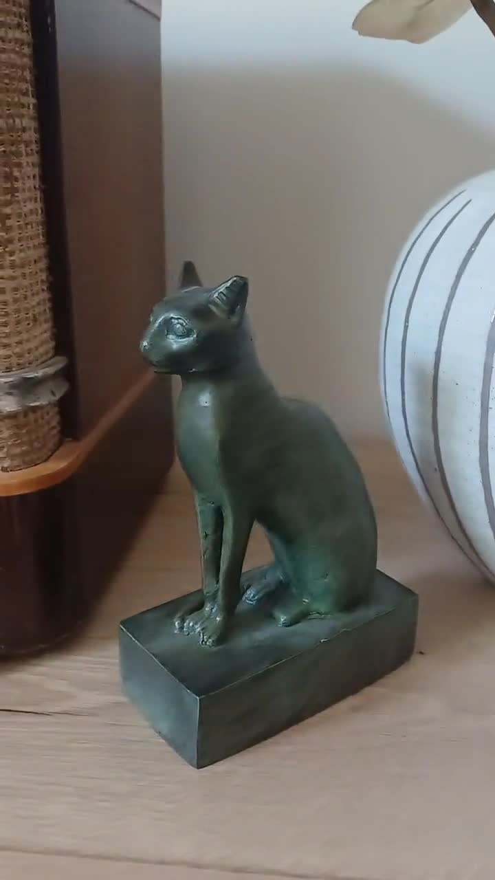 エジプトの猫 バステト ギリシャのブロンズ彫刻 神聖なエジプトの座像