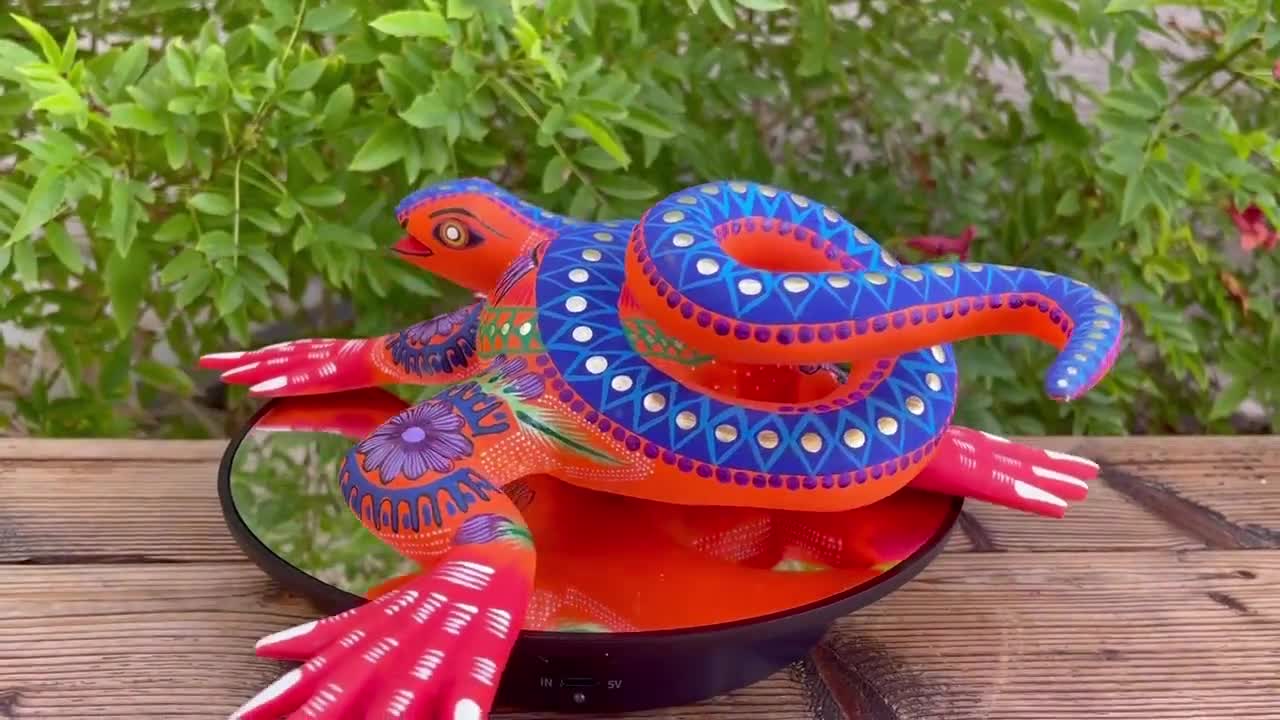 Alebrije Iguana Large – Hand Carved Oaxaca Wood Folk Art Sculpture