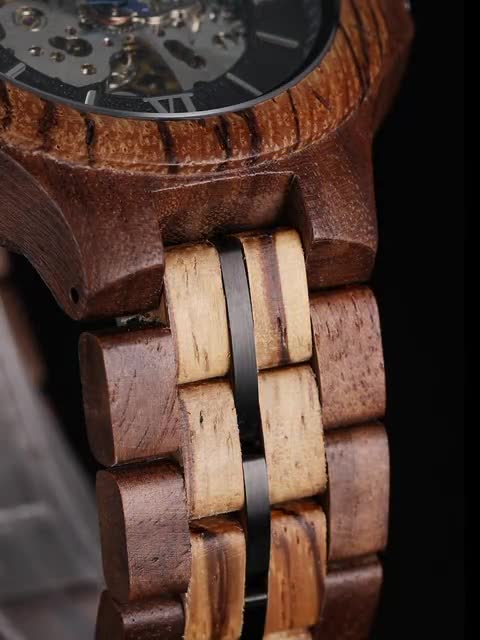 彫刻入り木製スケルトンウォッチ：メンズ向けスチームパンク機械式時計