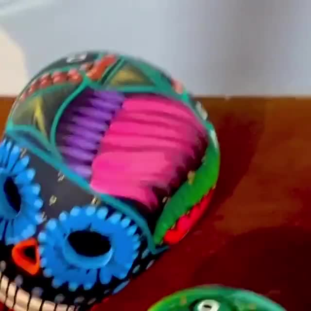 手描きの陶器製シュガースカル：本場メキシコのカラベラアート（長さ約