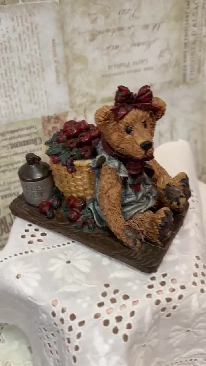 Vintage Boyds Bears Figurine: Bailey in the Orchard, 1994 Retired