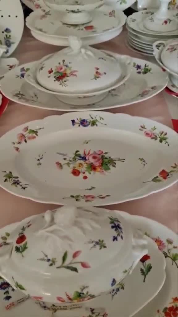 19th Century French Old Paris Porcelain 72-piece Dinnerware
