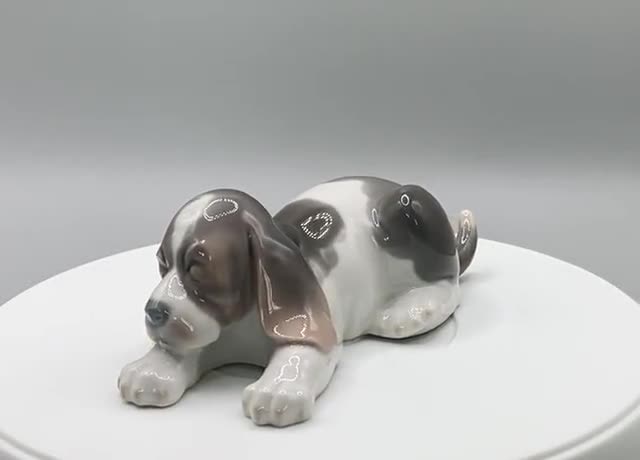 ★極美品、無欠損★ LLADRO ビーグル犬 Vintage Lladro Sleepy Puppy Figurine – Beagle Dog Collectible by