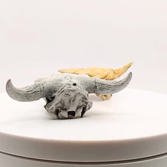 アメリカバイソンの頭蓋骨レプリカ - 砂漠のジオラマ、西部劇のドール