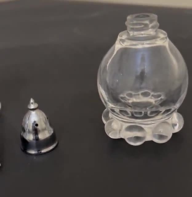 ヴィンテージのキャンドルウィックガラス製ソルト＆ペッパーシェーカー