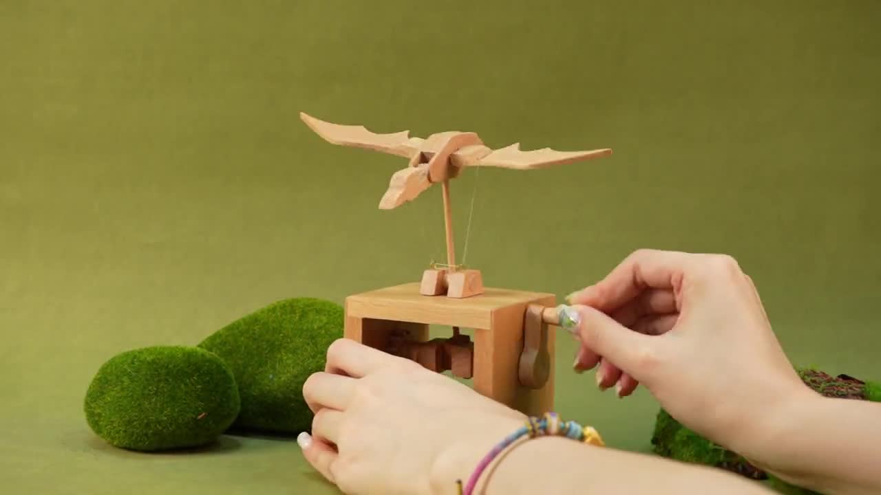 手作りの木製フライングバードオルゴール、手回しドラゴンオルゴール