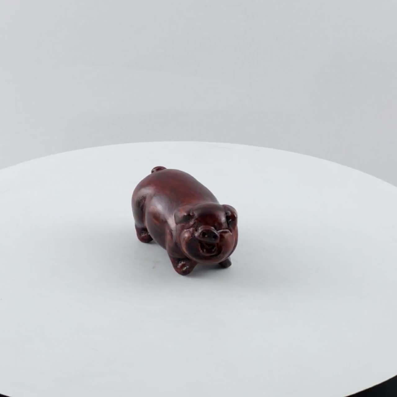 中国彫刻の小さな幸せな豚の木彫りの置物 - Etsy 日本