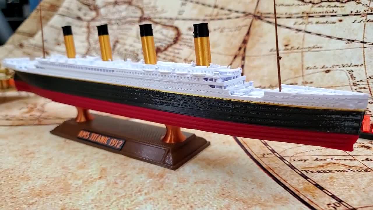 タイタニック号　3点セット RMS タイタニック号模型、非常に精巧な12インチ、氷山付き - Etsy 日本