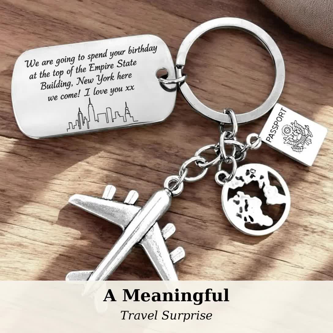 【非売品・新品・未開封】VINCI AIRPORTS フラグ キーホルダーセット Personalised Boarding Pass Keyring, Surprise Holiday Gift, Plane