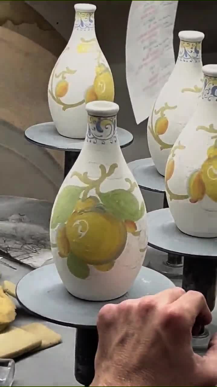 手作り陶器オリーブオイルボトル - トスカーナのレモンと花の模様