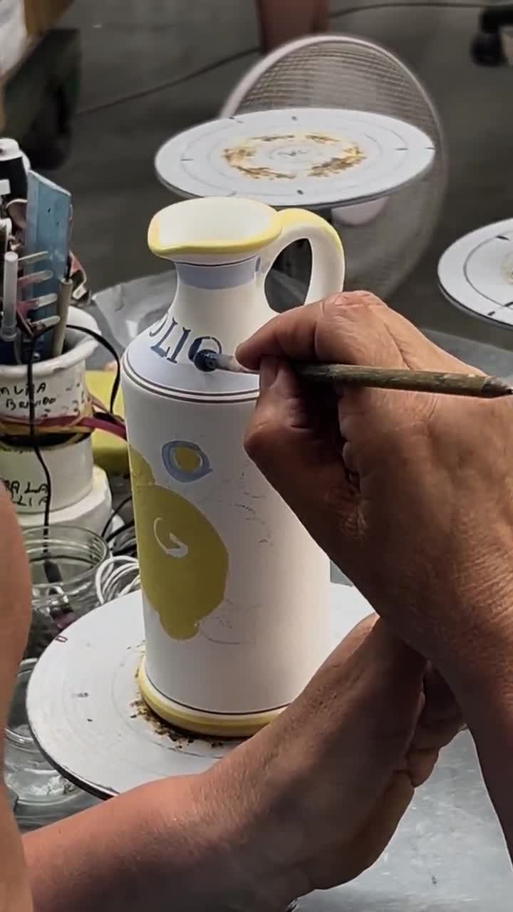 手作り陶器オリーブオイルボトル - トスカーナのレモンと花