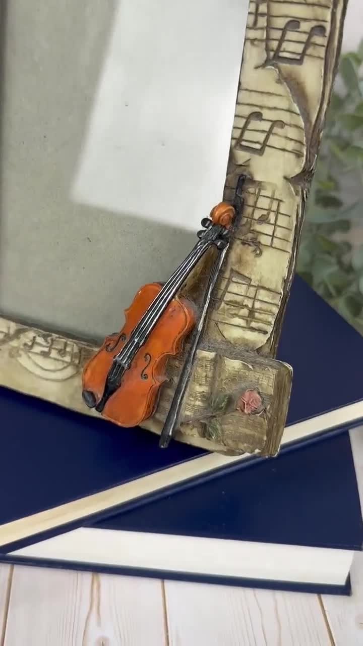 ヴィンテージバイオリンフォトフレーム - 3D楽譜デザイン、樹脂アート