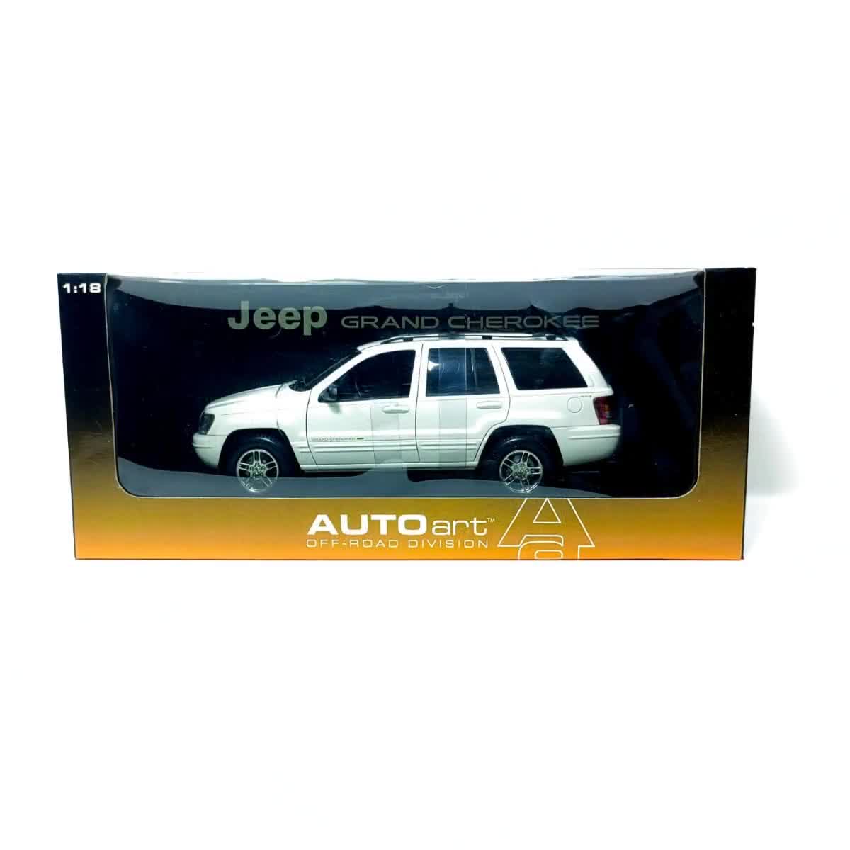 Extremely Rare 1:18 Jeep Grand Cherokee WJ 1999 White 4.7 V8