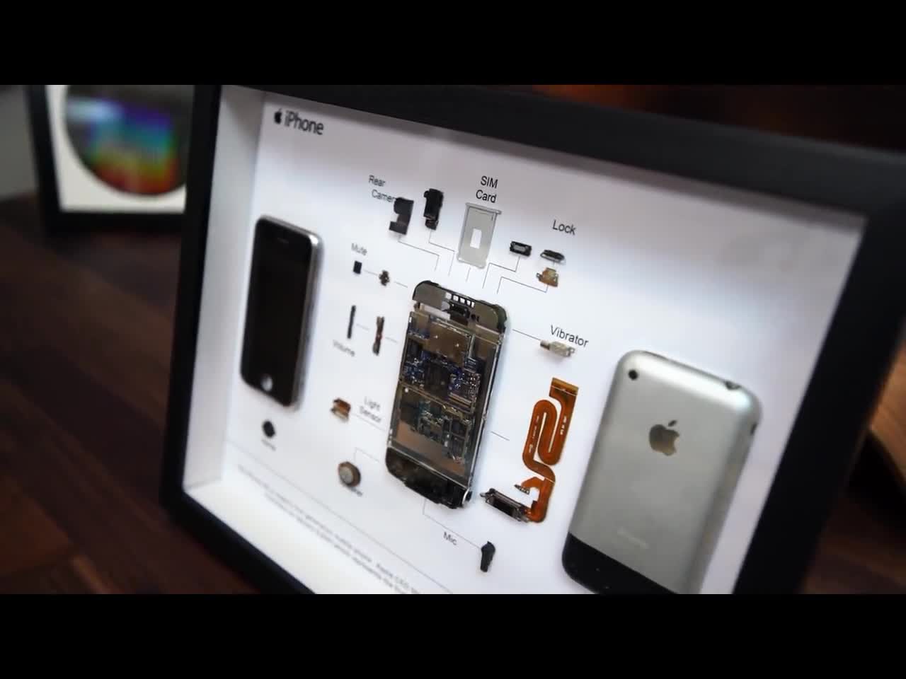 フレーム付き分解済みiPhone 1（初代）アート、分解アート、フレーム