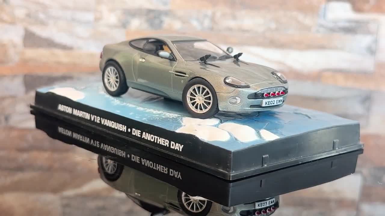 Aston Martin V12 Vanquish , 007 James Bond Collection , Vintage