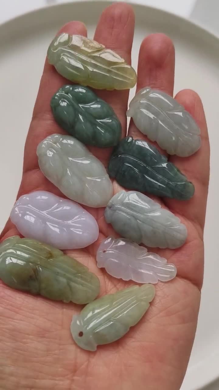 天然認定タイプA 29-37X14-19X3-4 mm アイスグリーンホワイトビルマ産
