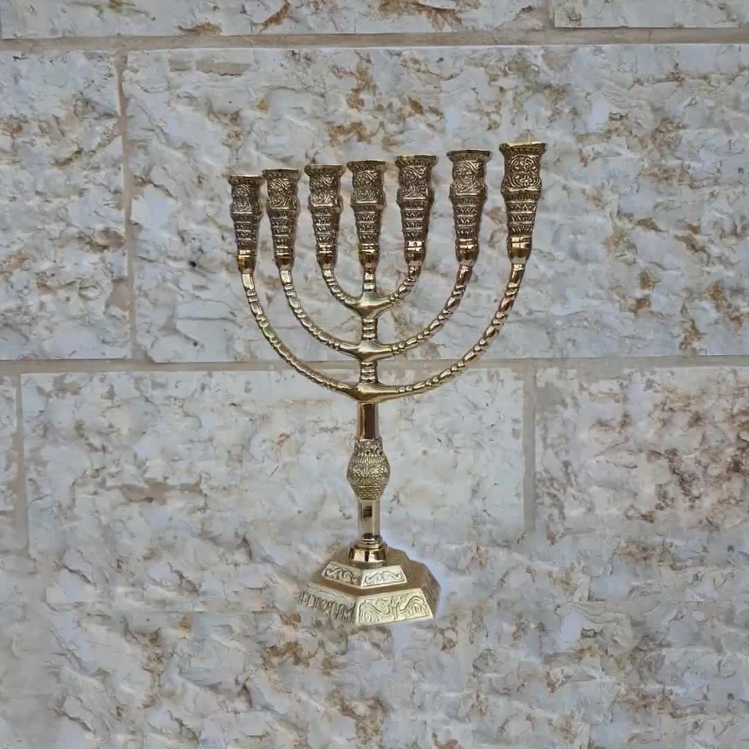 カスタム彫刻された真鍮製の巨大な寺院のメノーラ7つの枝ヴィンテージ