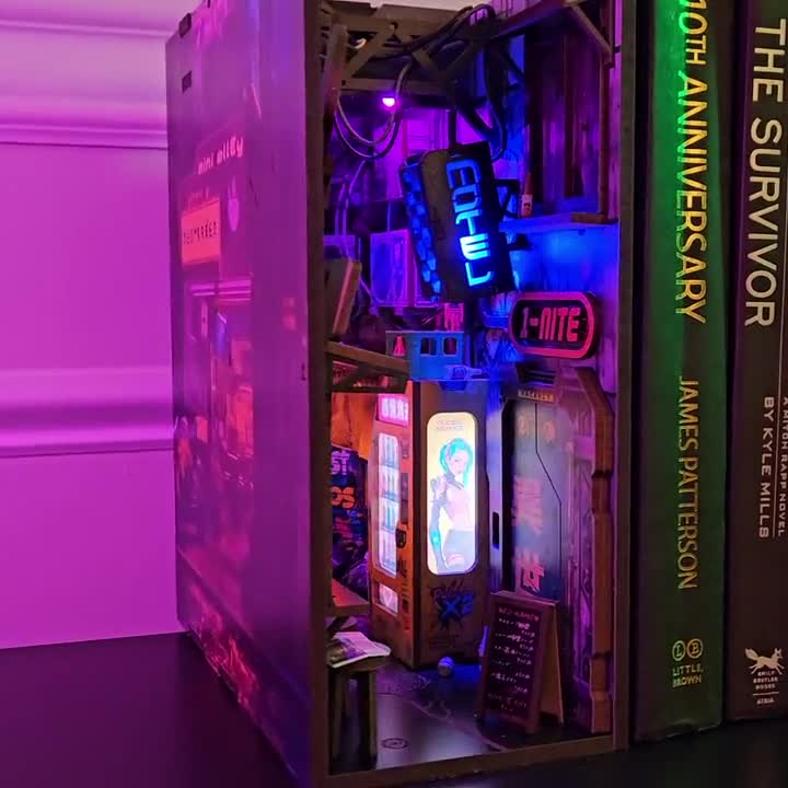 Neo Ramame MiniAlley – サイバーパンク ジオラマ Booknook DIY キット