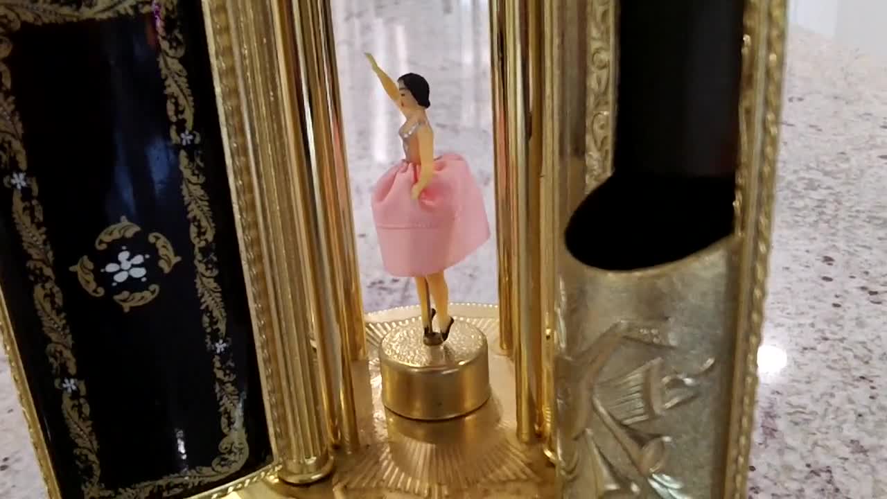 ☆REUGE☆ダンサーズ1778☆ダンス☆自動人形☆オルゴール☆ヴィンテージ Vintage Swiss Reuge Dancing Ballerina Music Box Carousel Lipstick