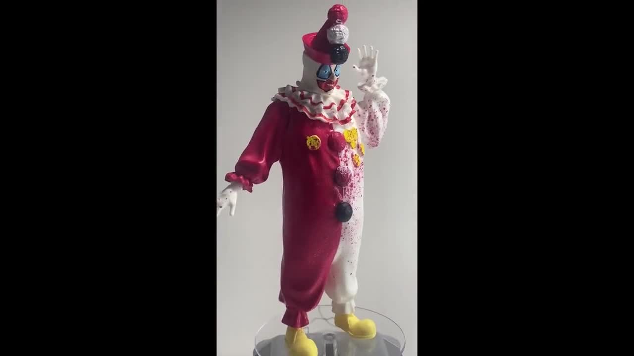 ジョン・ウェイン・ゲイシー演じるピエロのポゴのアクションフィギュア