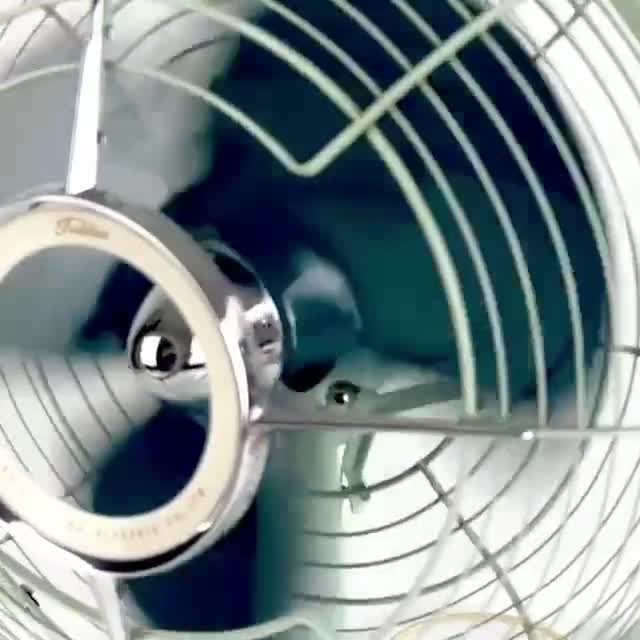 Vintage 1960s Toshiba Desk Fan – Mint Green Oscillating Metal Mid