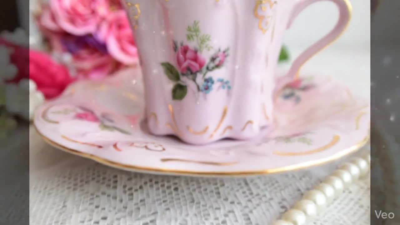 ピンクの花柄ティーカップ＆ソーサー（金縁） - Etsy 日本