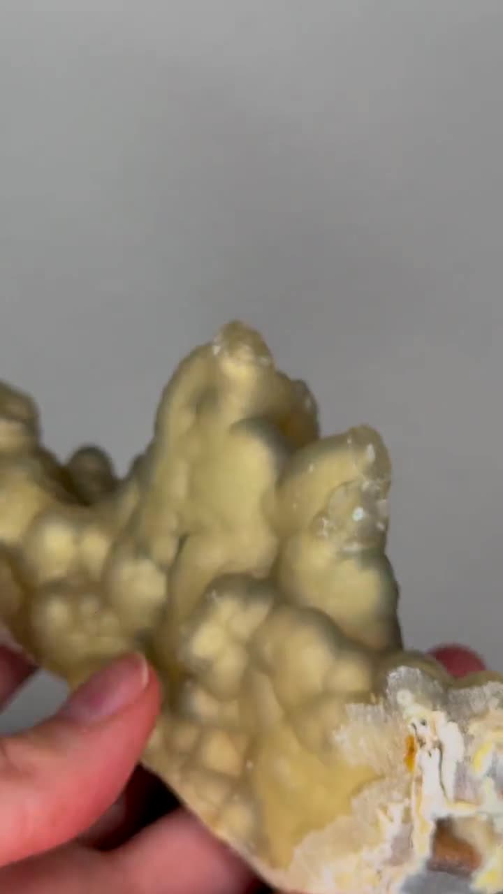 黄色蜂窝石 天然鉱石 標本水石 鑑賞石 複雑な孔 抽象的造形 わあ！黄金色のブドウ状玉髄鍾乳石 - Etsy 日本