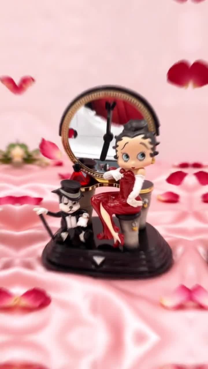 Gorgeous Collectible and Vintage Betty Boop Clock With Pudgy