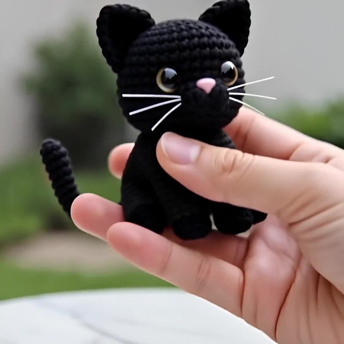 あみぐるみ黒猫 – かぎ針編みパターン – 簡単なDIYぬいぐるみ