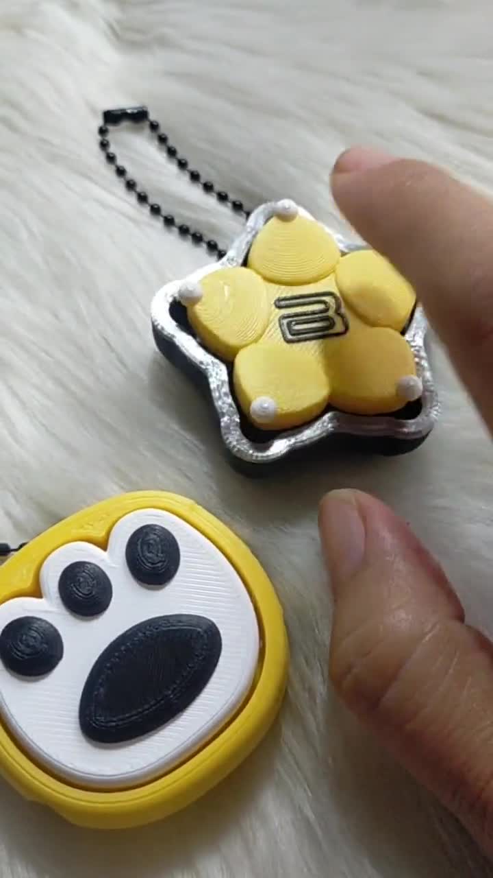 Cute K-pop Fidget Clicker Keychain | BTS, BLACKPINK, BIGBANG
